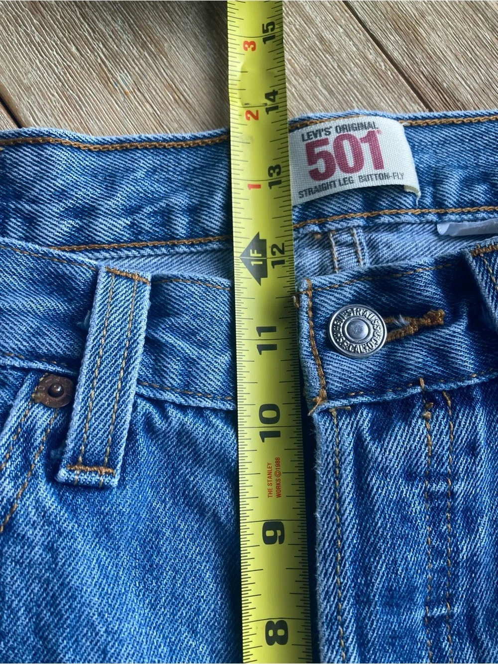 Vintage Levi’s 501 Button Fly Jeans 33x30 Light Stone Wash Straight Leg